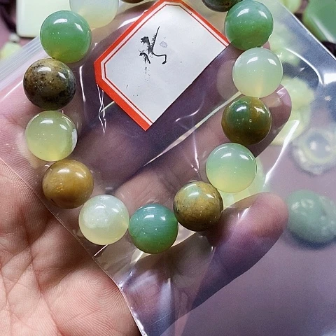 合金蛇纹石玉颈饰