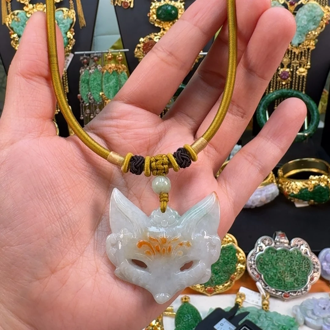 翡翠未镶嵌颈饰吊坠 炸价