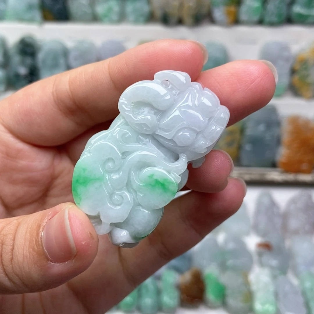 翡翠未镶嵌吊坠(赠链)