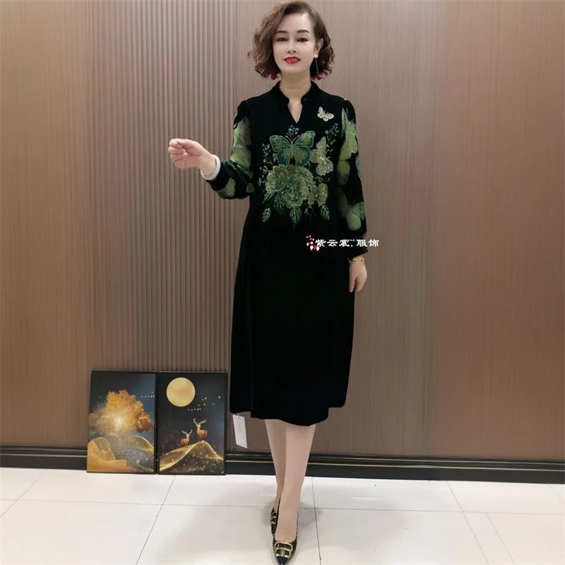 秋冬气质重工镶钻旗袍连衣裙中年妈妈装时尚长袖丝绒宽松大码长裙