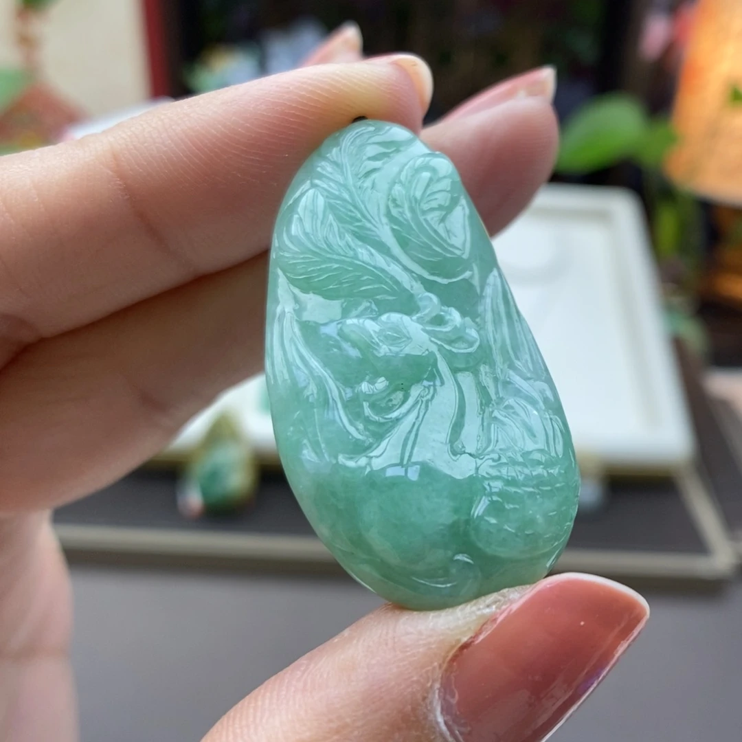 翡翠未镶嵌颈饰吊坠64