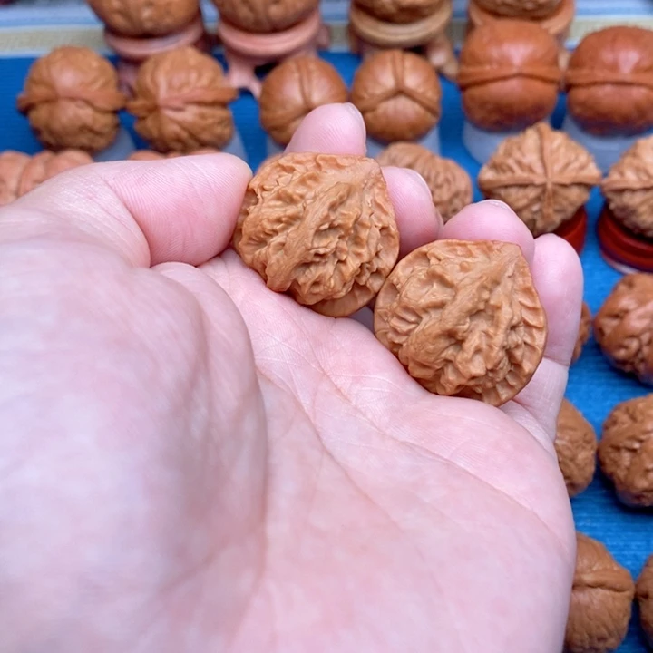 把件文玩核桃桃心龙脊