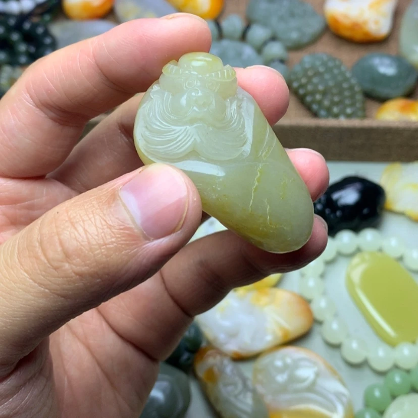 【闪购商品】颈饰未镶嵌和田玉