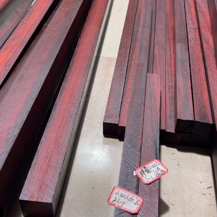 紫檀木类端景台陳**爱