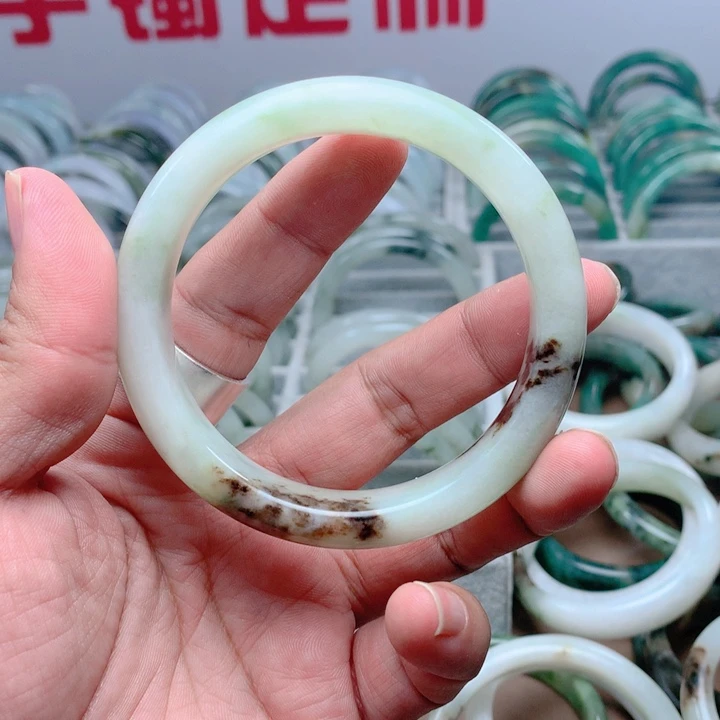 独山玉未镶嵌手镯64