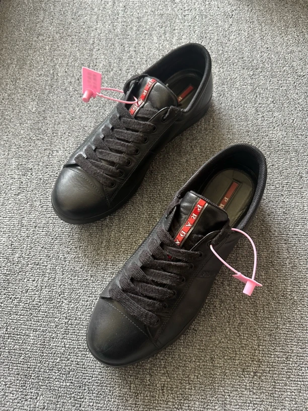 95新 Prada/普拉达 42.5码 男士红标皮革板鞋