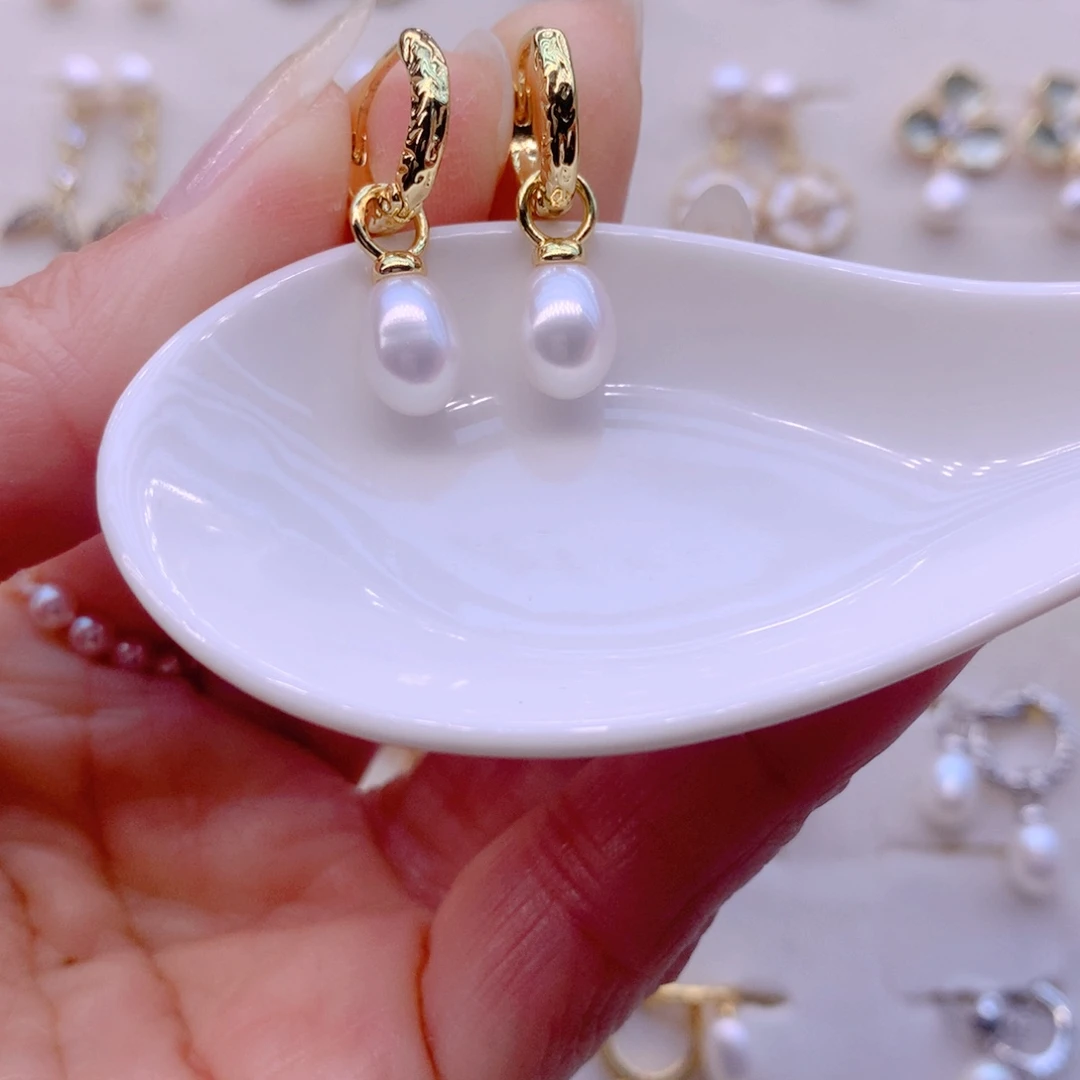 合金耳饰淡水珍珠
