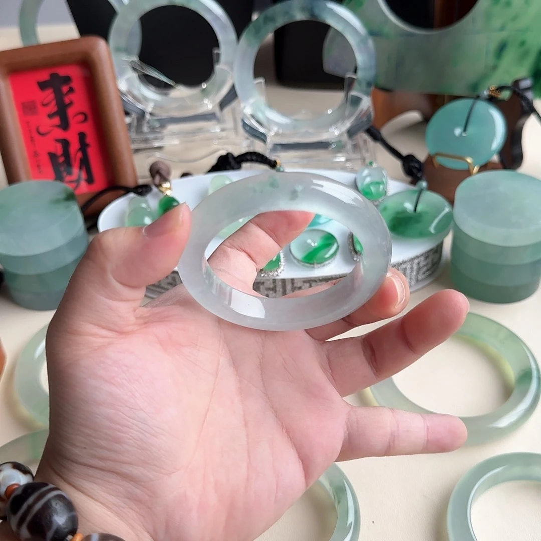 蕊***子玻璃非金属包容白月光兰花正圈52.9