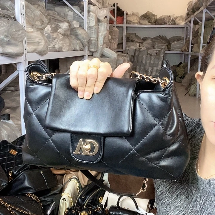蚕丝小牛剖层皮革PU