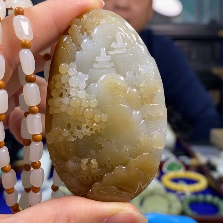 次***月和田玉未镶嵌颈饰