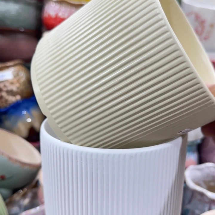 凑9块包邮，有孔，陶瓷花盆