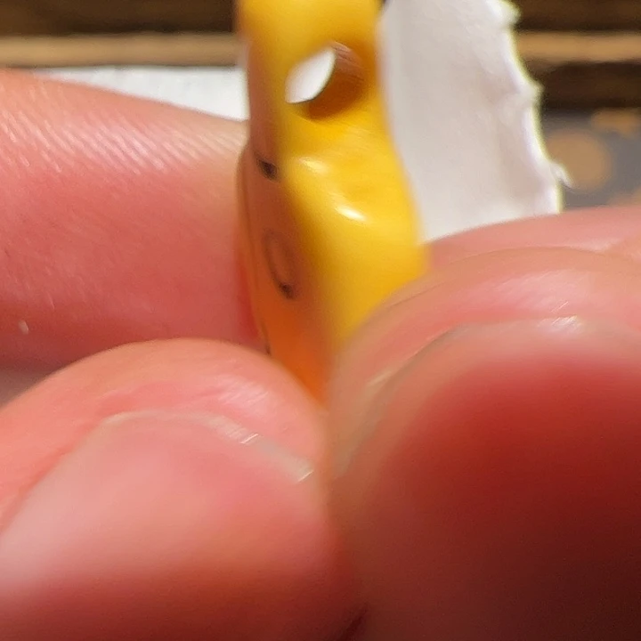 玻璃颈饰在这里的