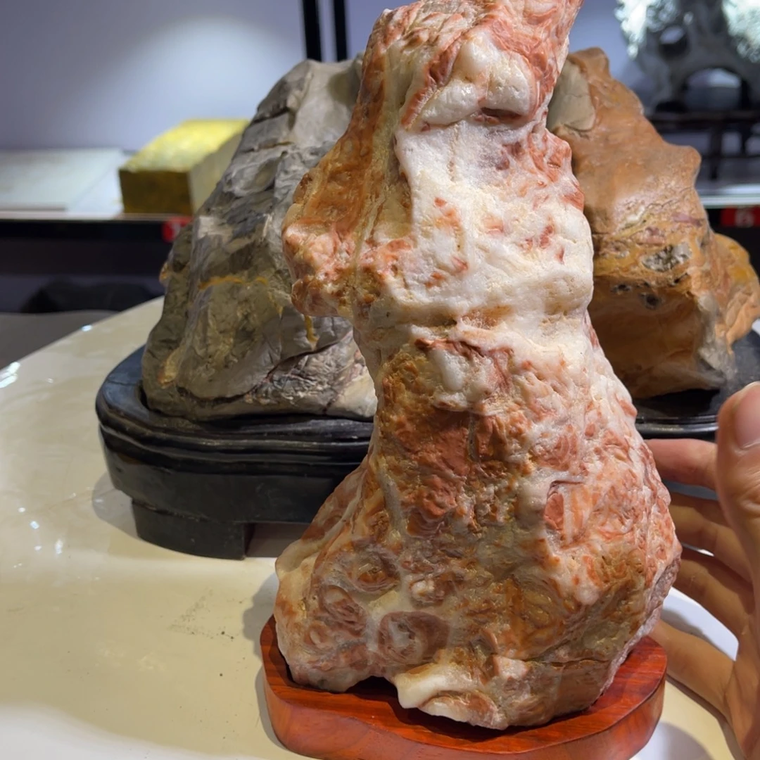 贪***童石材全场观众起立为