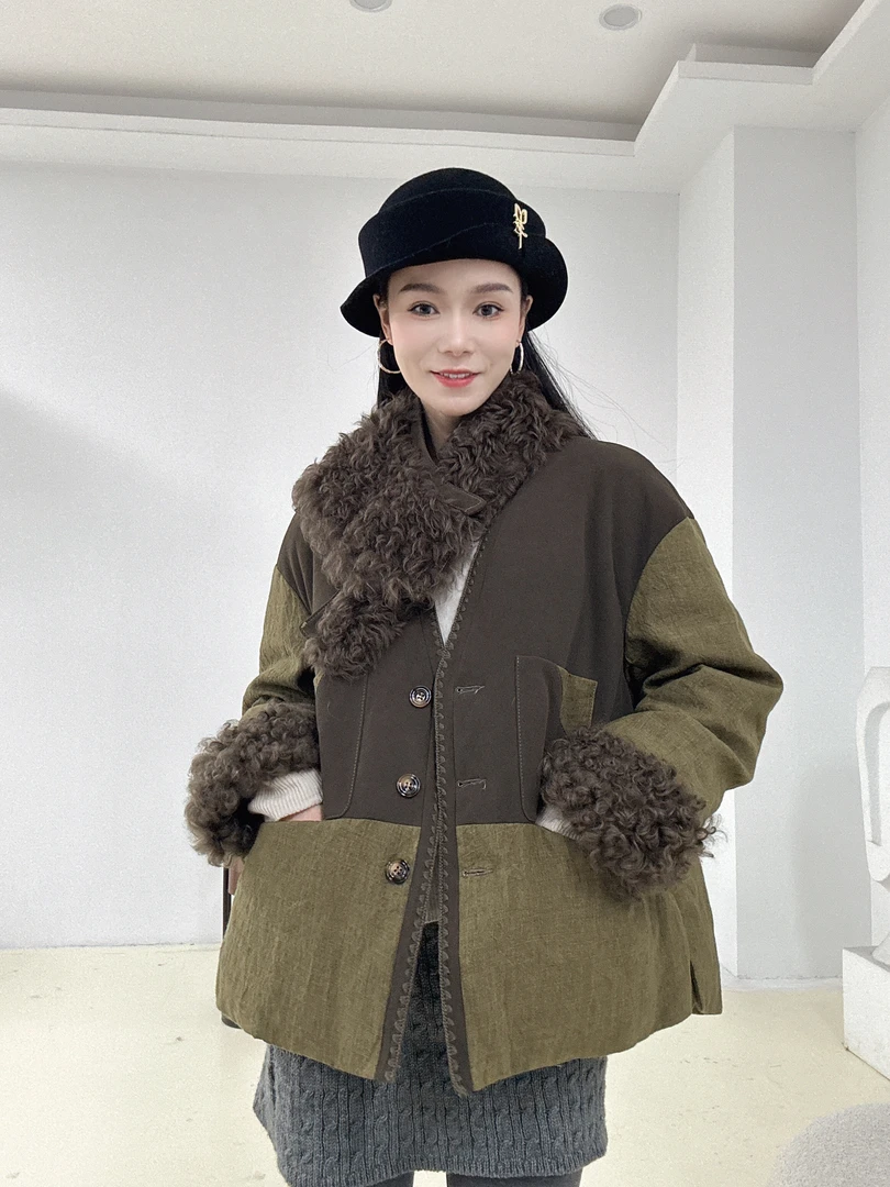 ZIKUO/紫阔冬季新款羊皮毛一体翻领设计拼色鹅绒填充羽绒服25125
