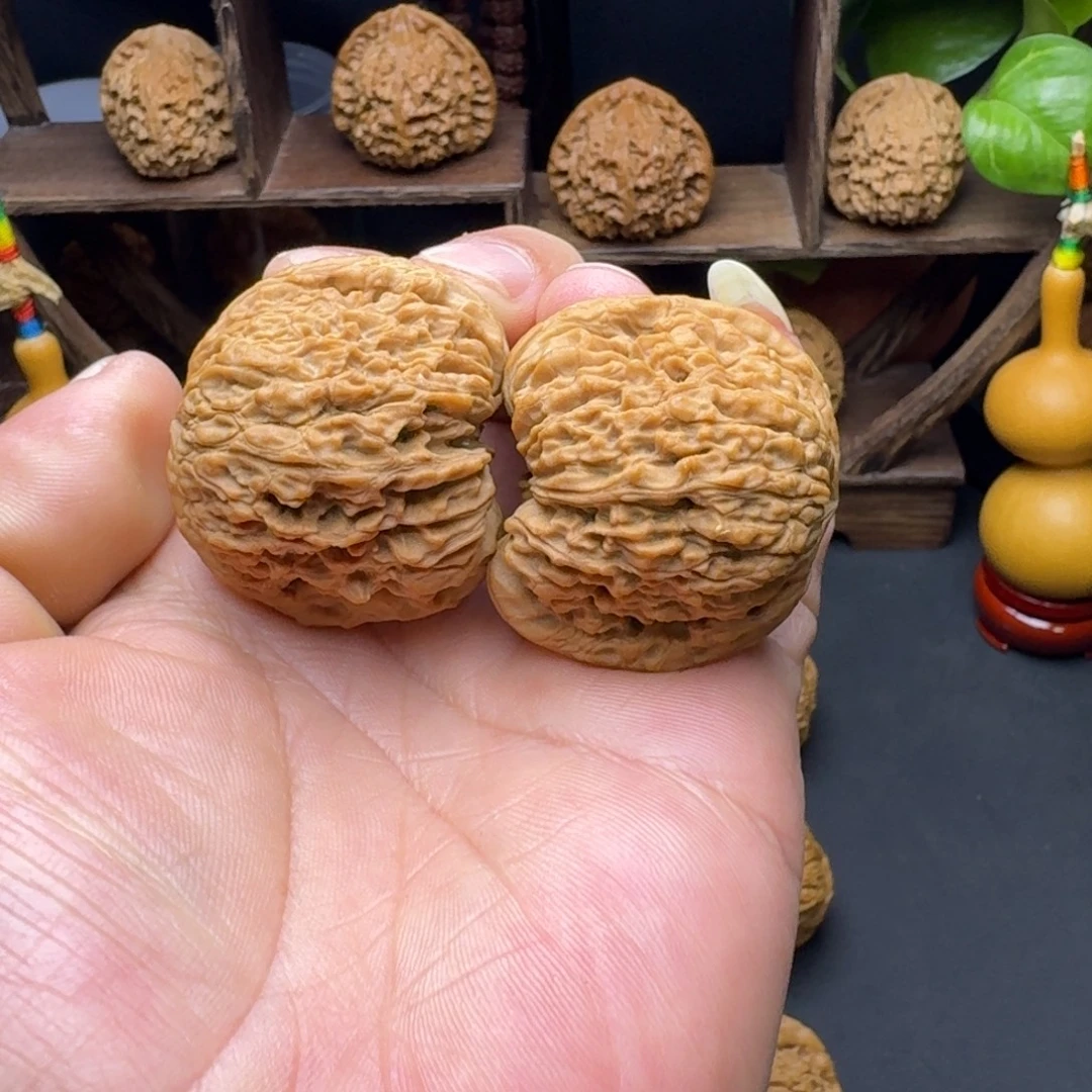 文玩核桃南疆石团子凹底蚂蚁拉丝尺寸41