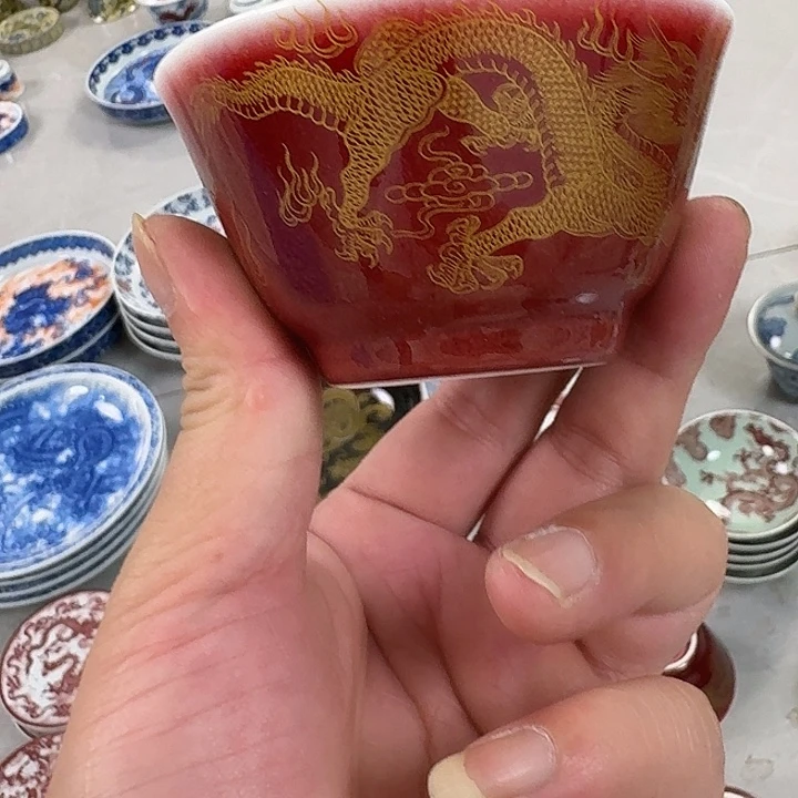 瓷片郎红描金卧足杯