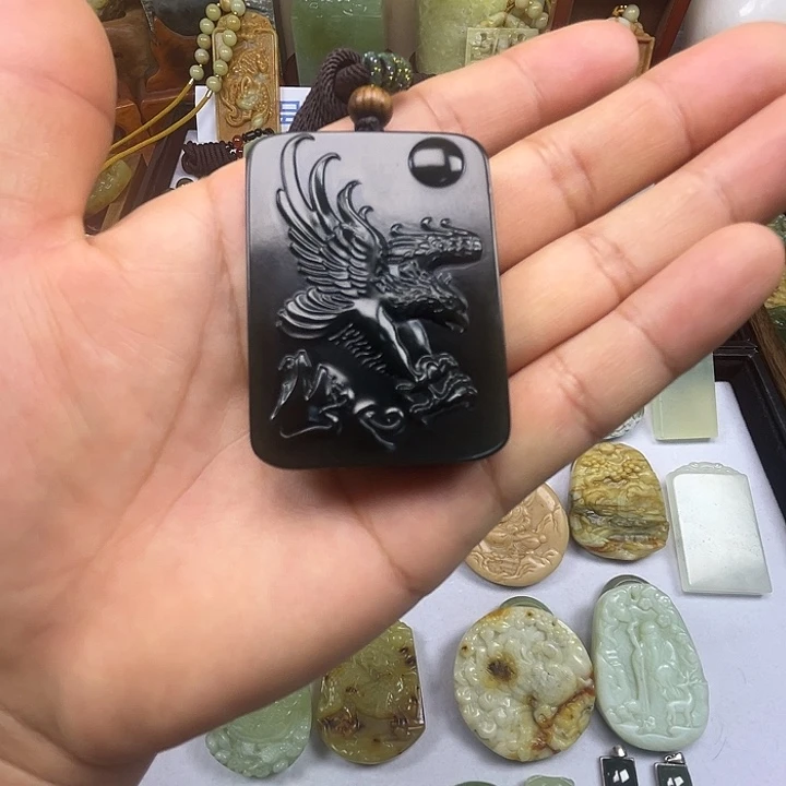 岫玉未镶嵌吊坠(赠链)