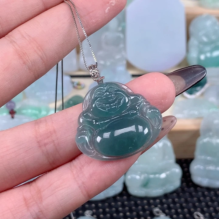 翡翠未镶嵌颈饰佛公