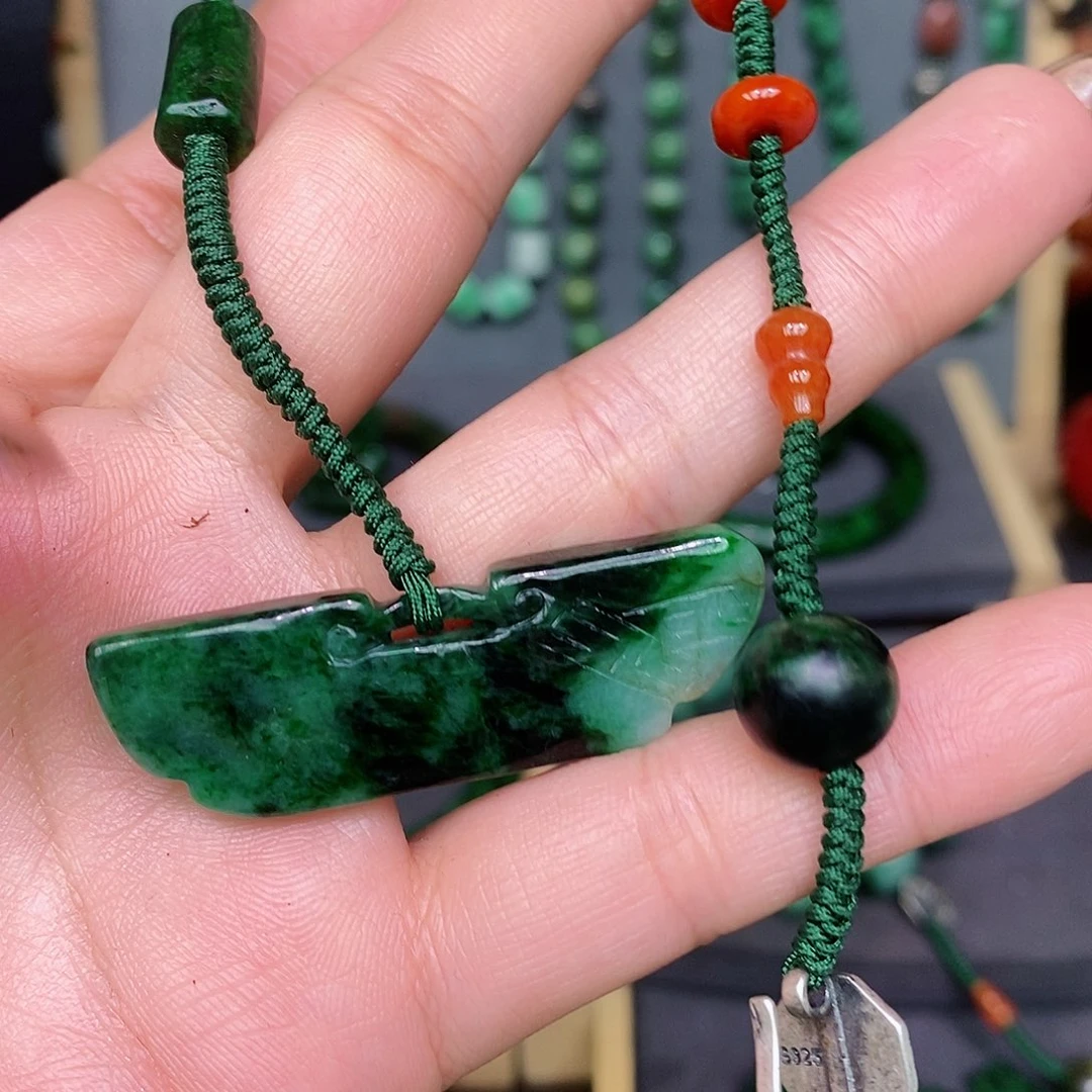 翡翠耳饰未镶嵌真****红漂亮美眉