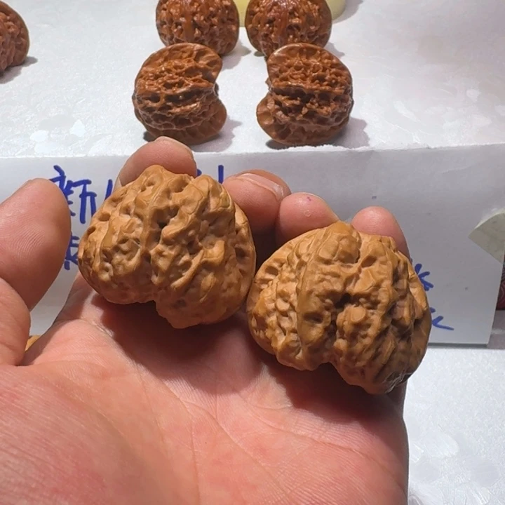 文玩核桃吊坠蛤蟆头