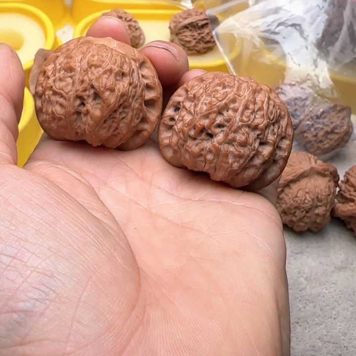 文玩核桃吊坠F**l39.5血麒麟精品