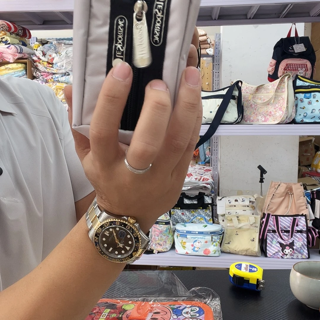 PU化妆包等产品和产品为