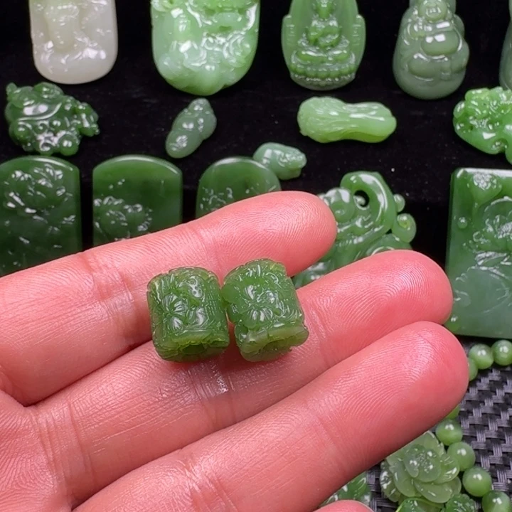 和田玉未镶嵌耳饰