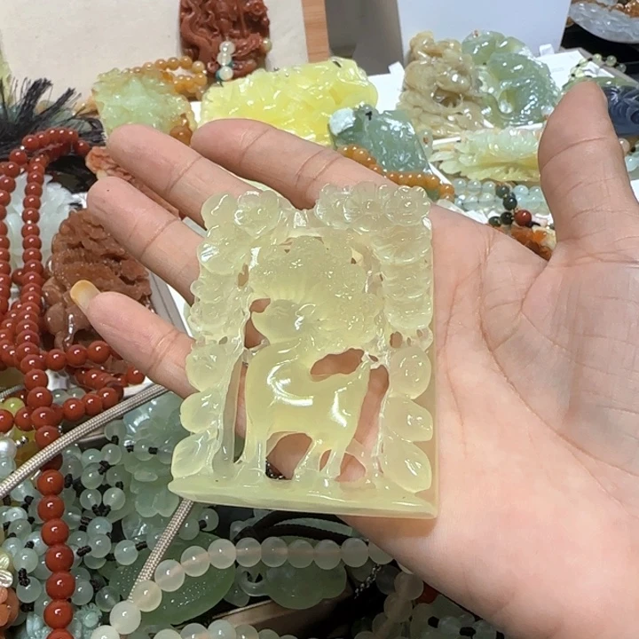未镶嵌蛇纹石玉吊坠浅*