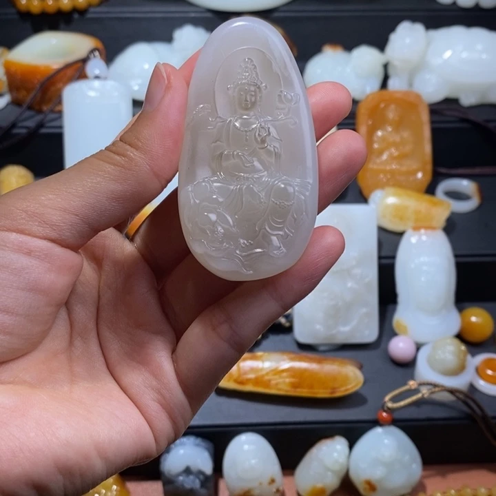 和田玉未镶嵌颈饰摩*座