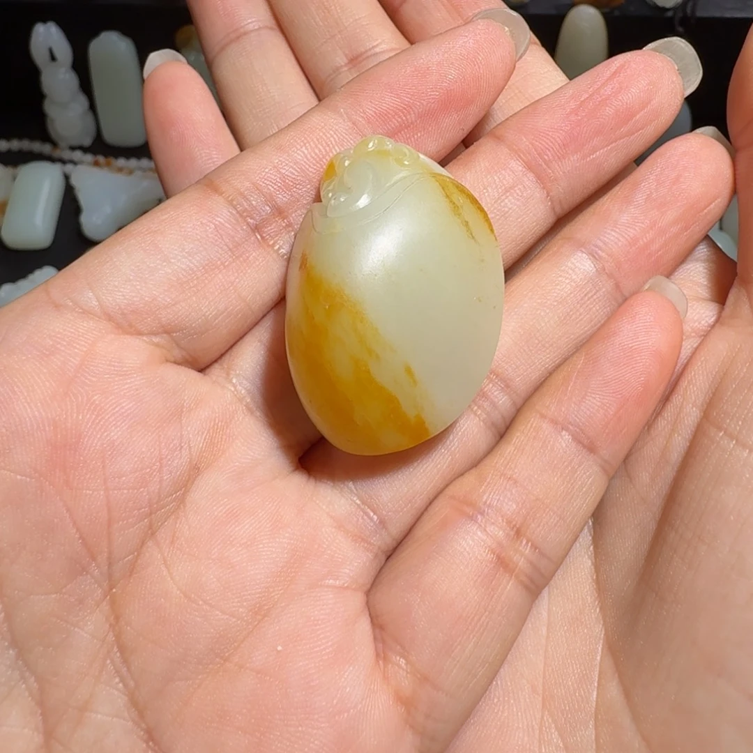 发***电和田玉未镶嵌颈饰