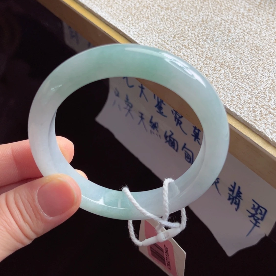 翡翠未镶嵌手镯手镯