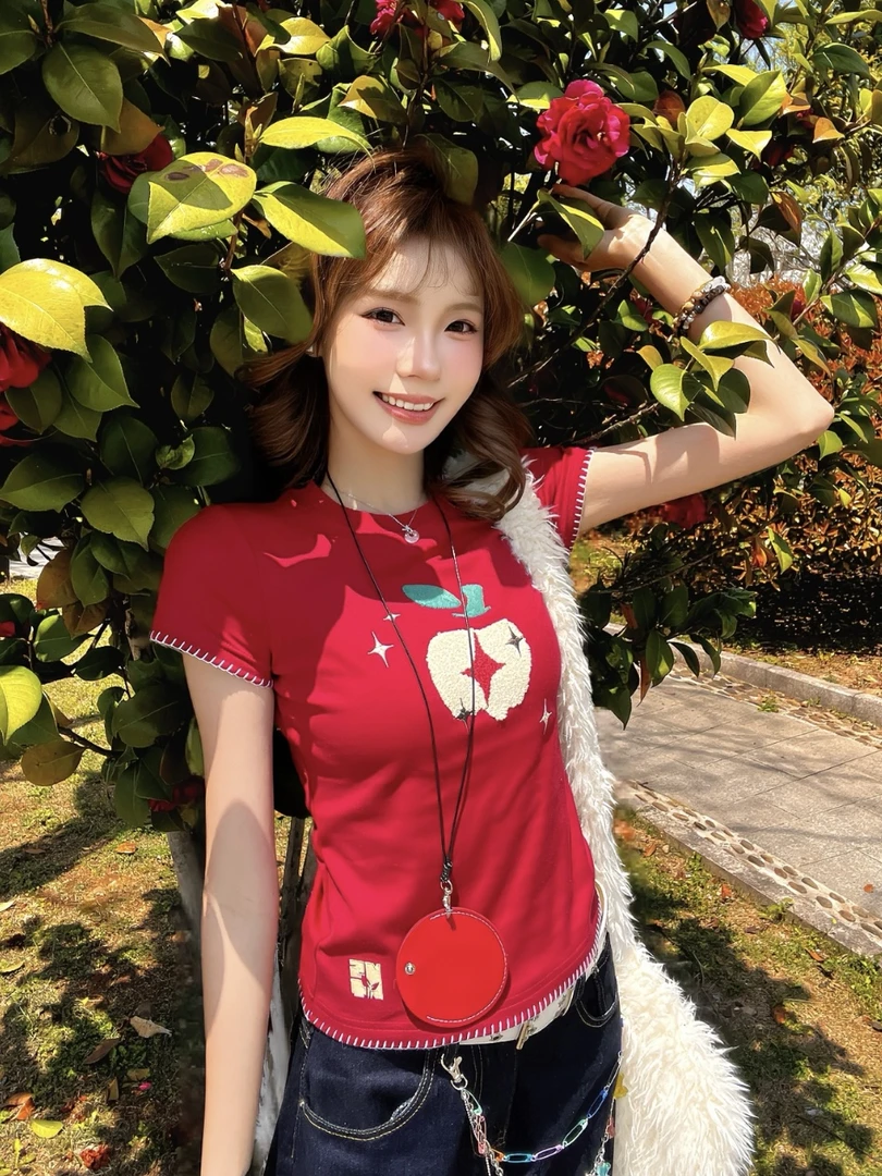 美式辣妹苹果刺绣正肩红色短袖t恤女夏季新款修身设计感显瘦上衣