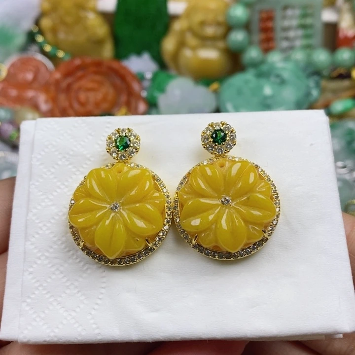 翡翠吊坠(赠链)未镶嵌