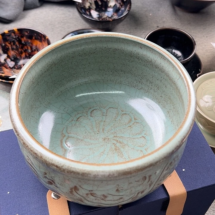 摆件瓷器阿莎瓷器瓷器