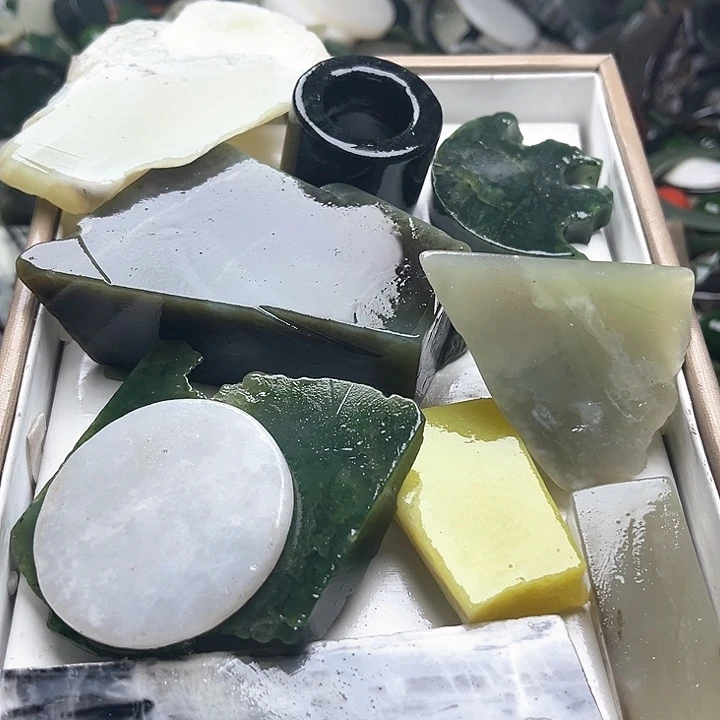 和田玉（糖玉）和田玉边角料9K金镶嵌漠*