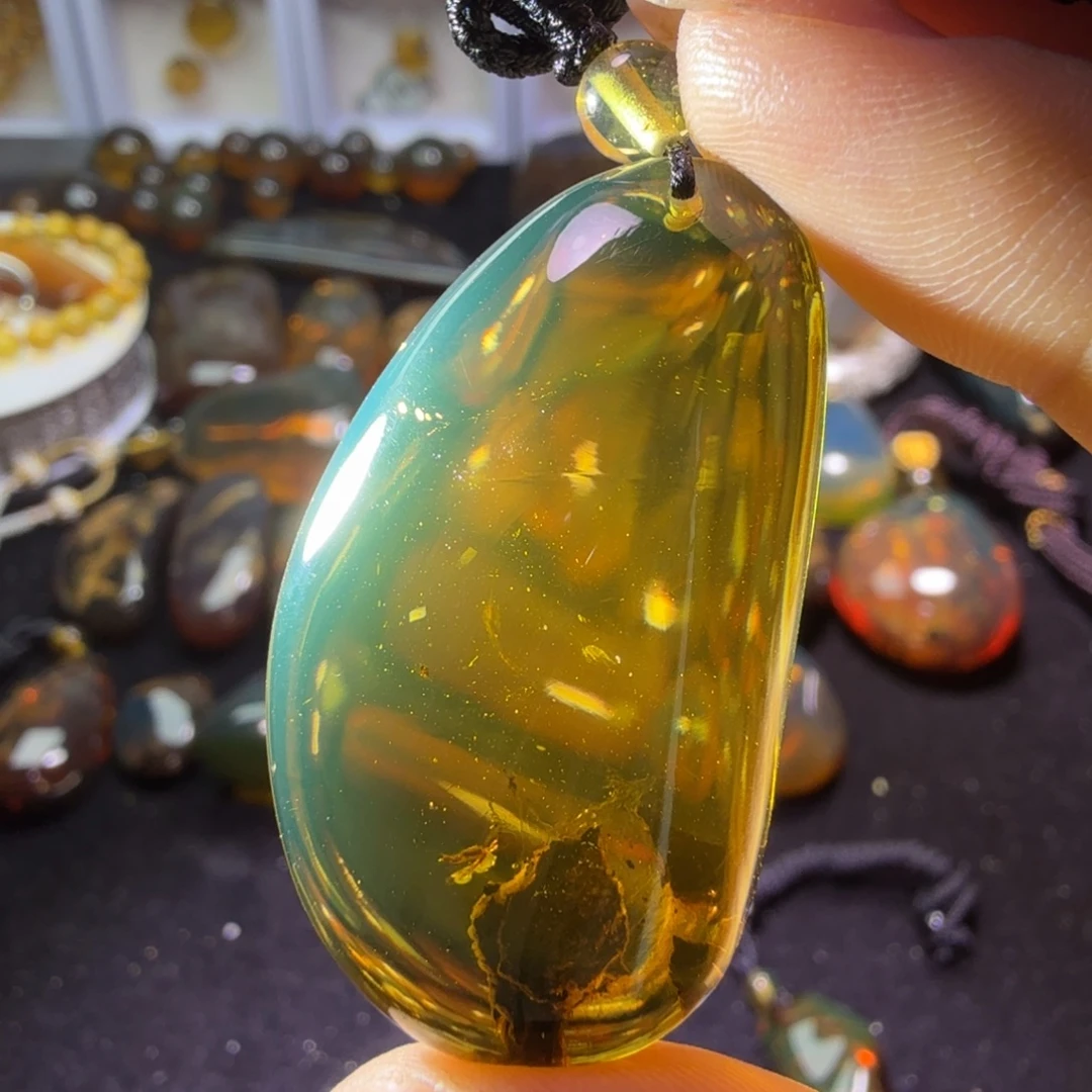 琥珀未镶嵌裸石 11