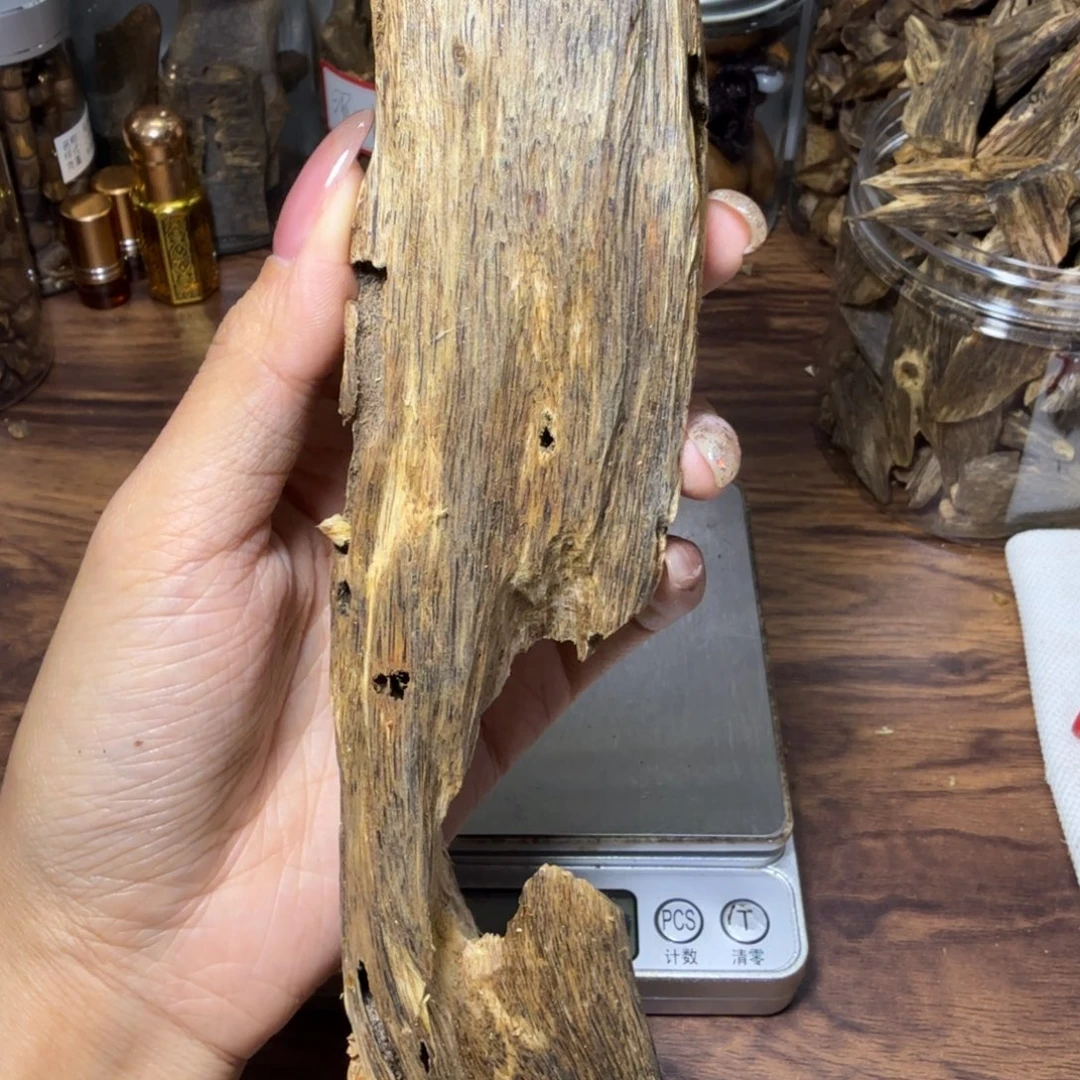 香料绿奇楠虫漏棍料57克