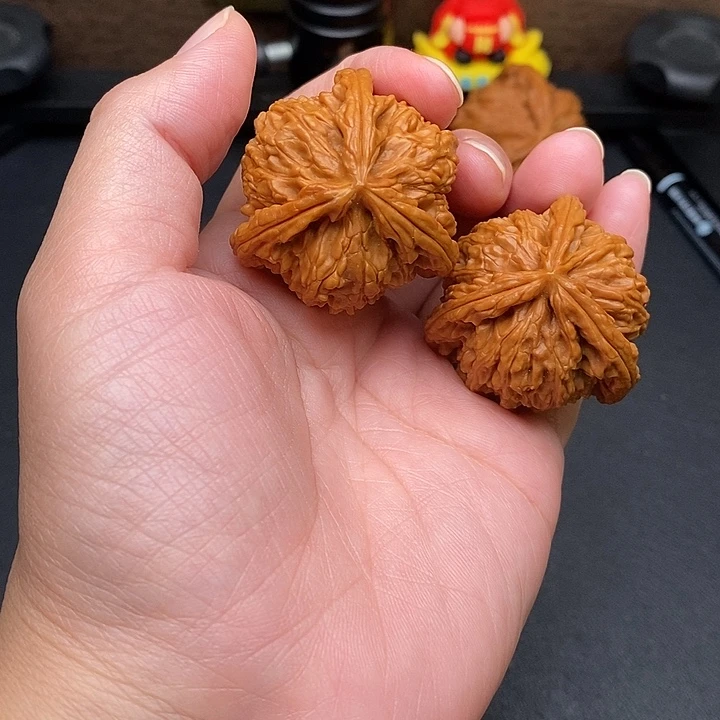 用***9文玩核桃把件白奔