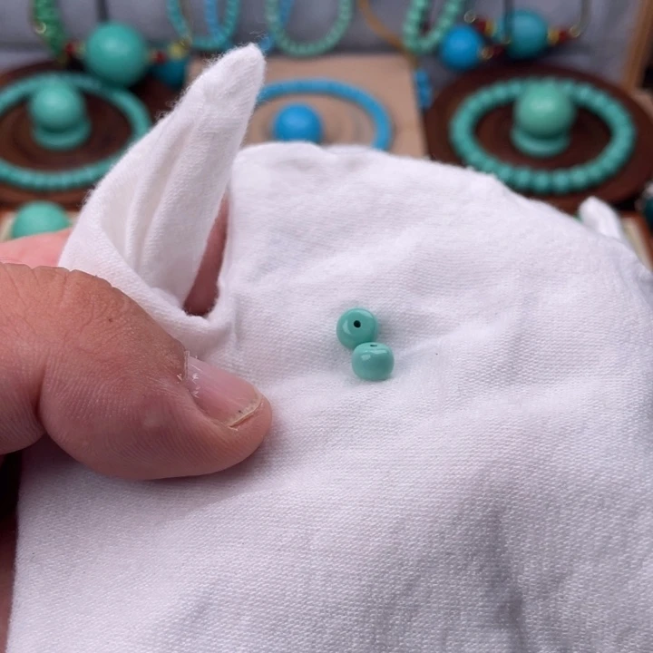 张***梓直径6+绿色老型珠一对