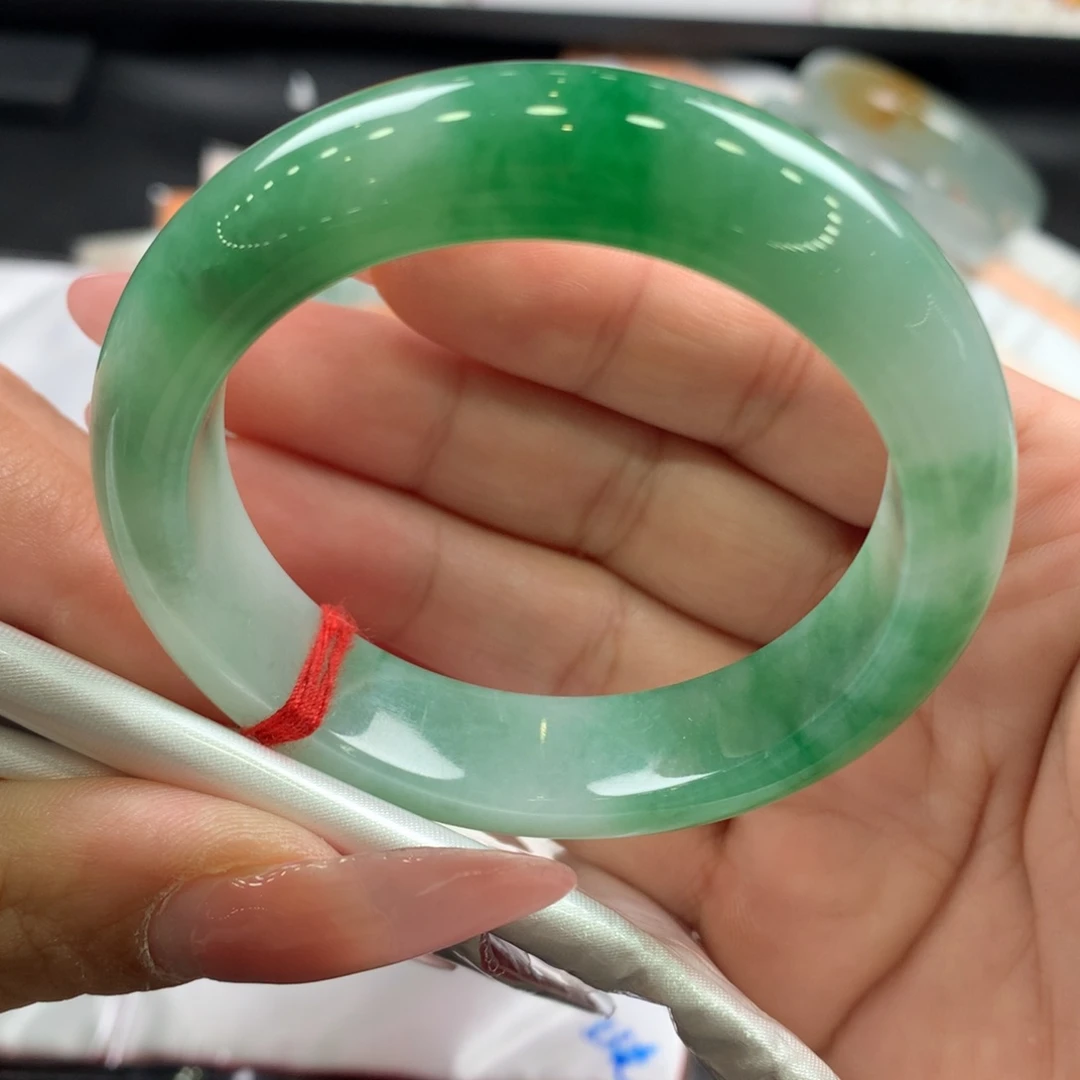 翡翠未镶嵌手镯50.7正圈
