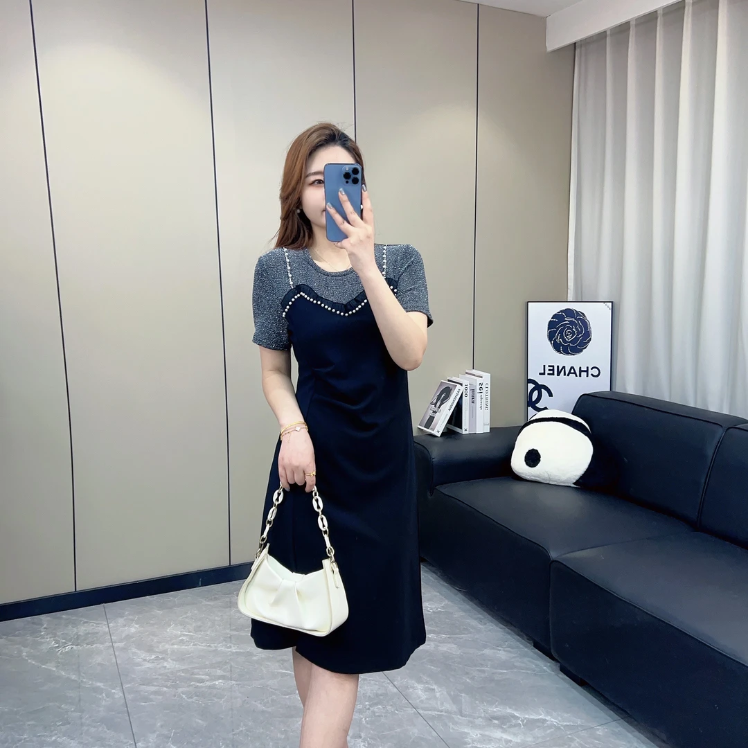 2025新款夏季撞色拼接吊带假两件连衣裙女百搭收腰显瘦开叉中长裙