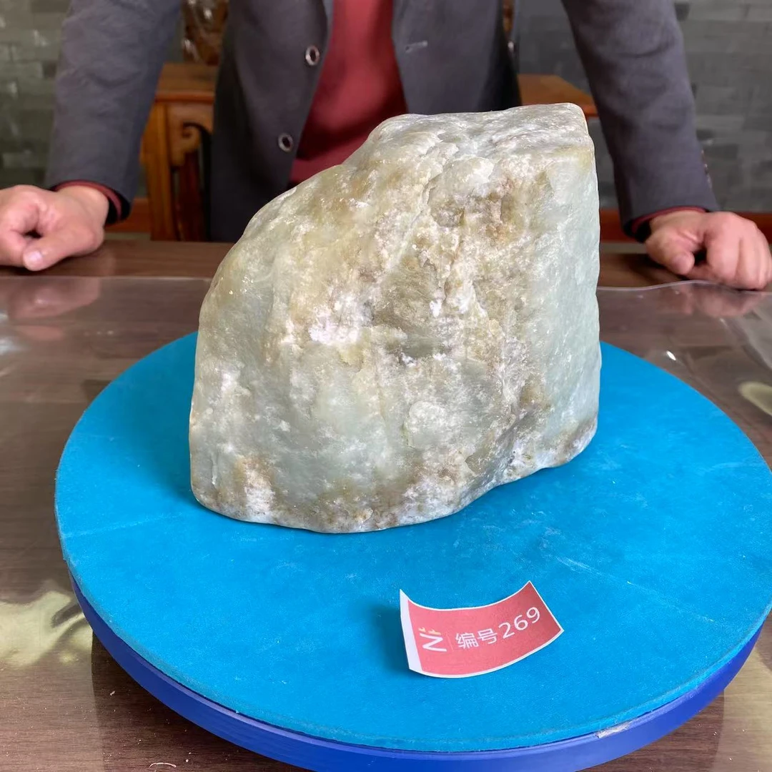 现货新疆玉料原石发一件编号269