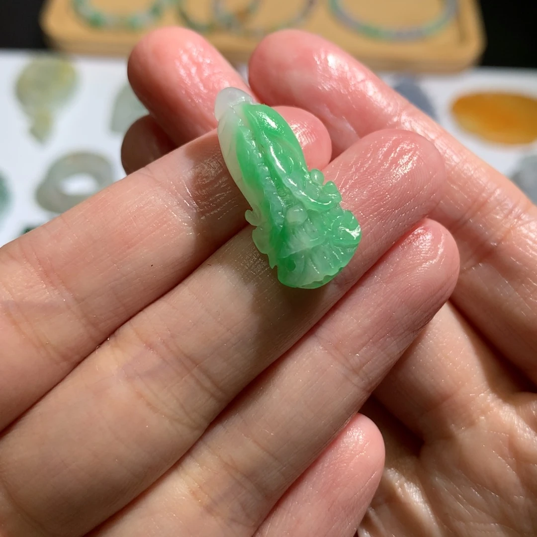 定制翡翠未镶嵌白菜