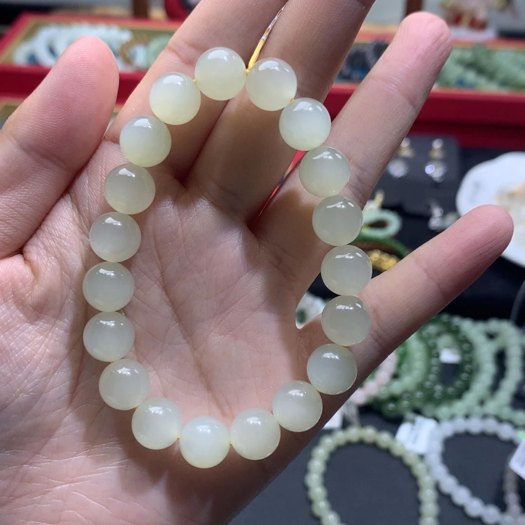未镶嵌手链和田玉蜂蜜水