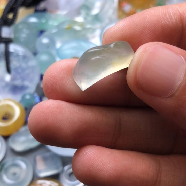 定制翡翠未镶嵌挂件