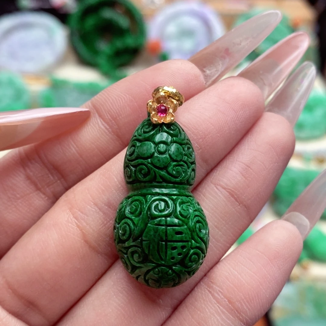 颈饰未镶嵌翡翠肖*～翡翠吊坠