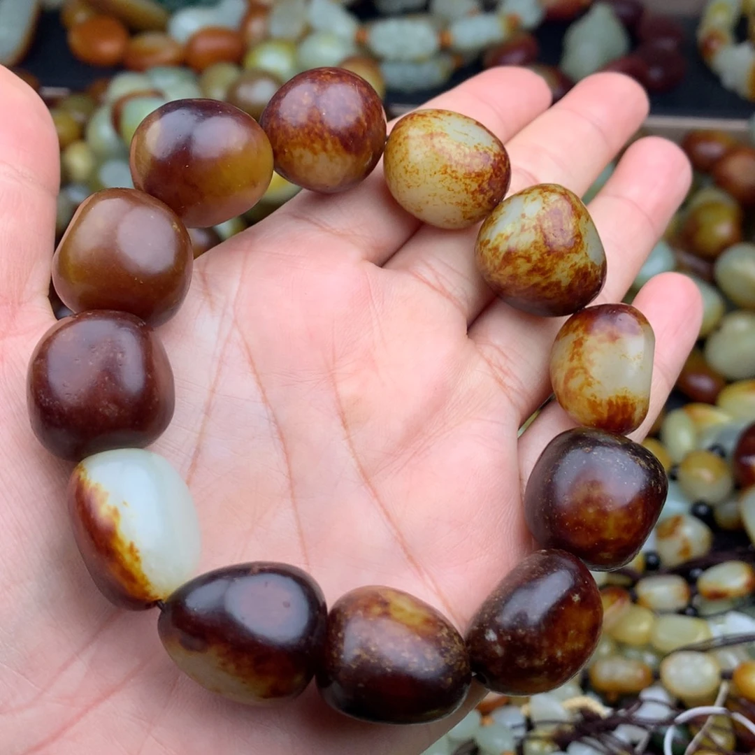 你***行和田玉未镶嵌颈饰