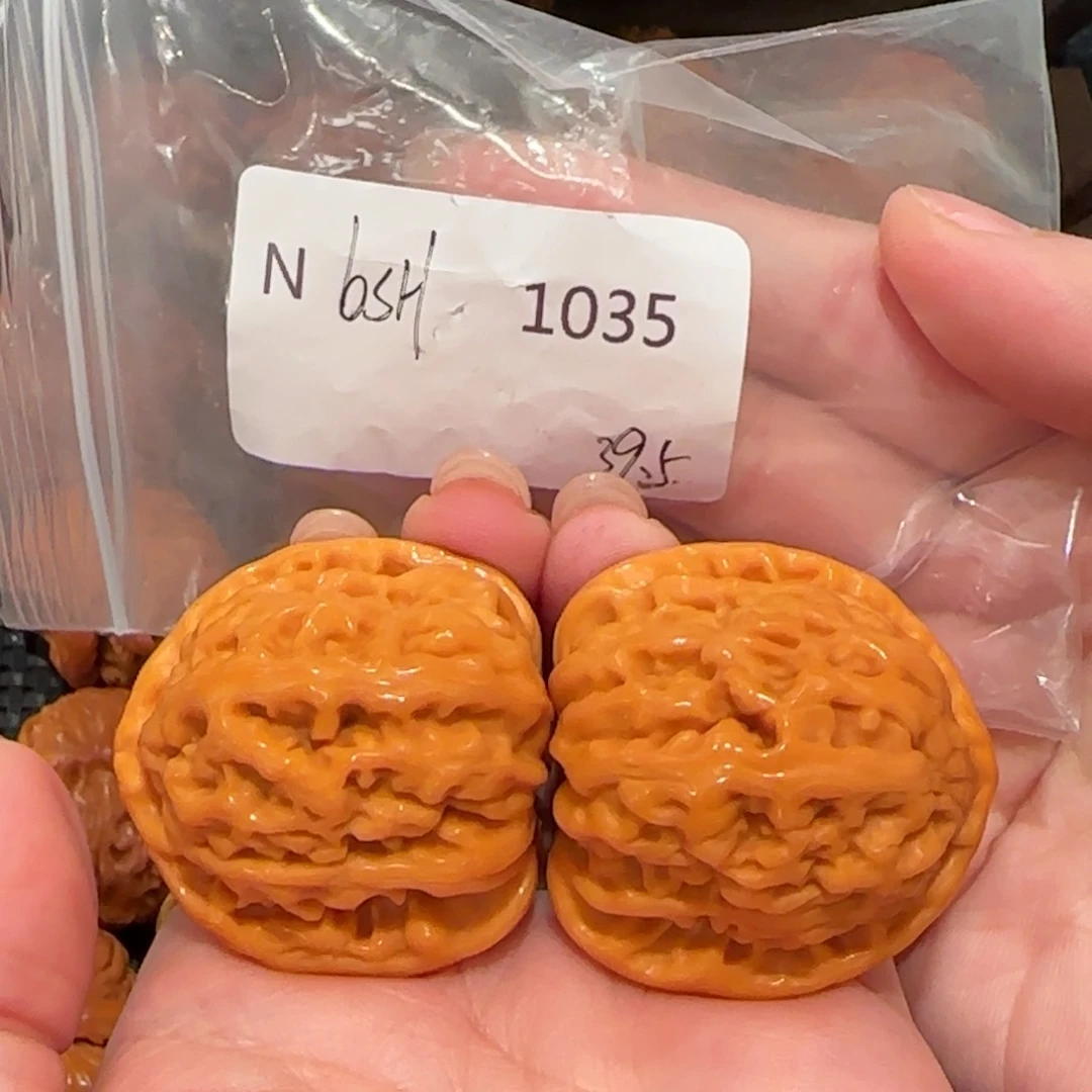 桃核把件往**梦白狮子39精品