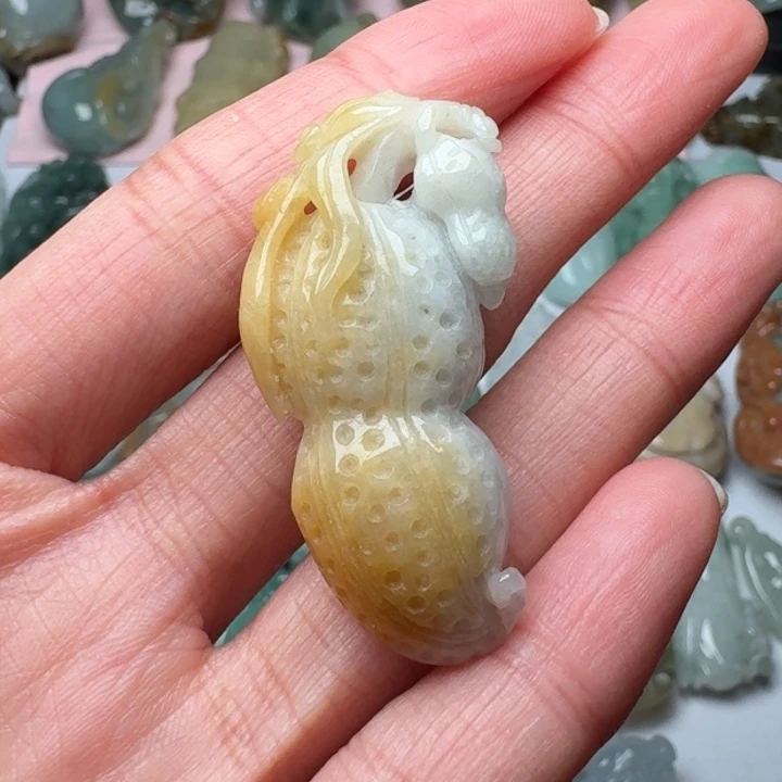 翡翠未镶嵌颈饰吊坠