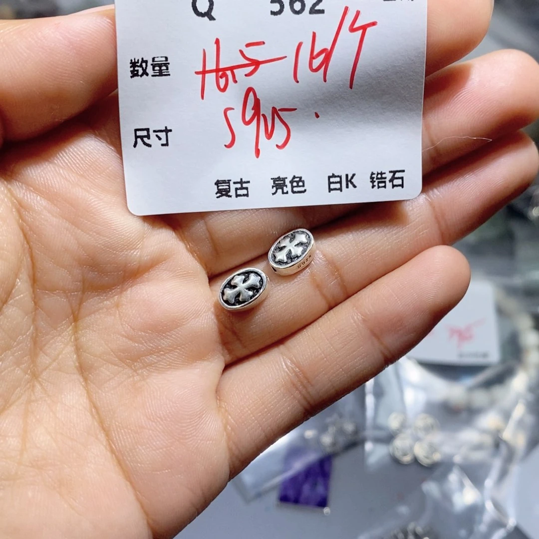 银S925镶嵌颈饰水晶Q562